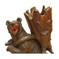 雕塑布里恩茨“兜帽里的熊”