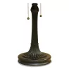 Une lampe en bronze et abat-jour en verre Tiffany. - Moinat - Lampes de table