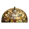 Une lampe en bronze et abat-jour en verre Tiffany. - Moinat - Lampes de table