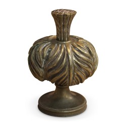 4 \"Blatt\" gemeißelte Gardinenknöpfe aus vergoldeter Bronze.