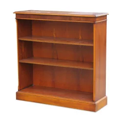 一个木制书柜。如果英格兰。