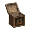 Box with straw decorations, inlaid with characters. - Moinat - Boxes, Urns, Vases