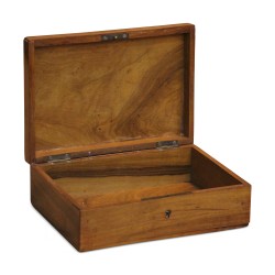 Andenkenbox in Nussbaum mit religiöser Szene „Jesus und seine Mutter“.