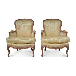 Deux bergères Louis XV recouvert de Lampas de soie