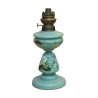 Une base de lampe à pétrole en opaline vert décor fleur. - Moinat - Lampes de table