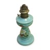 Une base de lampe à pétrole en opaline vert décor fleur. - Moinat - Lampes de table