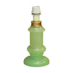 A green lamp base in opaline.
