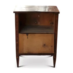 Une petite commode marqueté.