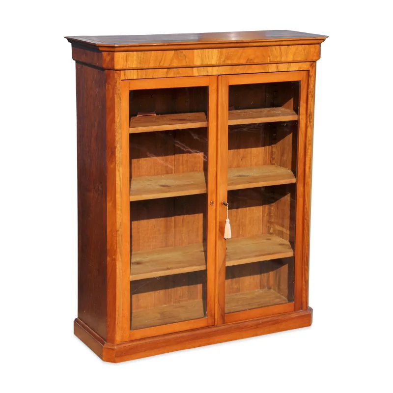 A Louis Philippe showcase in walnut - Moinat - Bookshelves, Bookcases, Curio cabinets, Vitrines