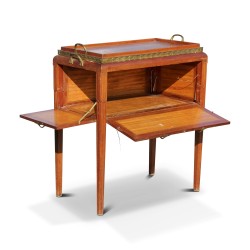 An Art Deco service boy in rosewood and rosewood.