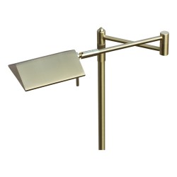 Eine LED-Wohnzimmer-Stehlampe aus poliertem Messing