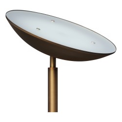 Eine antike LED-Stehlampe aus Messing mit schwenkbarem Kopf