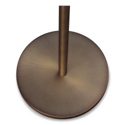 Eine antike LED-Stehlampe aus Messing mit schwenkbarem Kopf