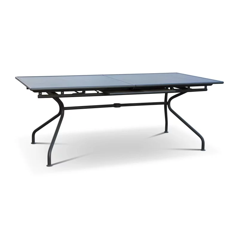 Une table de jardin en fer forgé anthracite et rallonge - Moinat - Tables
