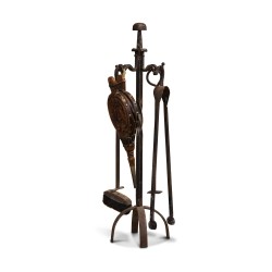 Un ensemble d’outils de cheminée