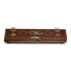 Une presse "ACME TIE PRESS" en bois.