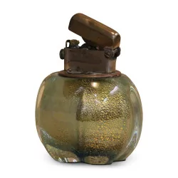 Ein goldgrünes Vénini-Glasfeuerzeug