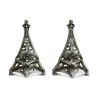 Ein Paar „Liberty“-Bronze-Bügelböcke. Französische Arbeit - Moinat - Kaminböcke