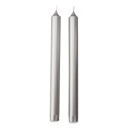 Ein Paar „Silber“-Kerzen