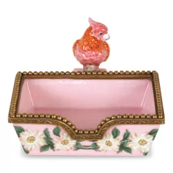 Empty pocket in pink porcelain and floral decoration