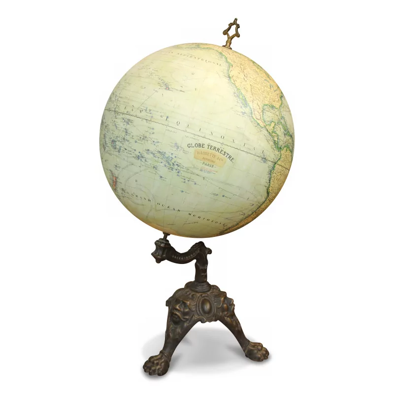 Un grand globe terrestre de la maison "Hachette à Paris" - Moinat - Accessoires de décoration