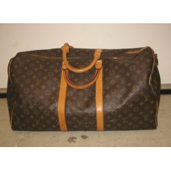 Sac de voyage Louis Vuitton.