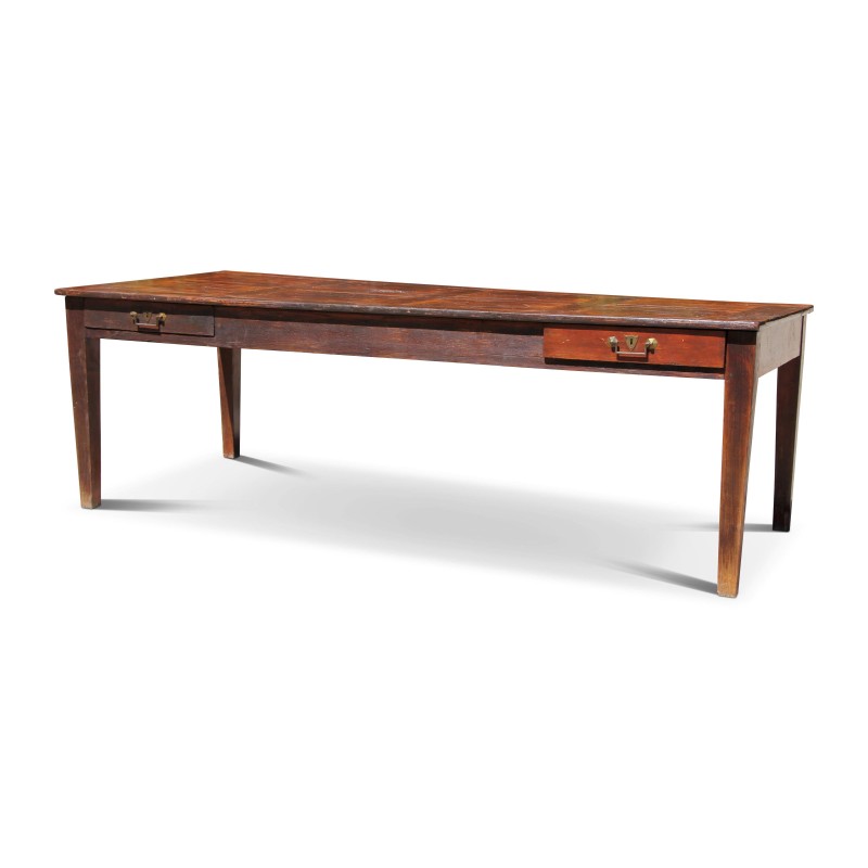 Un grande table de réfectoire en sapin avec deux tiroir - Moinat - Tables de salle à manger Un grande table de réfectoire en sapin avec deux tiroir - Moinat - Tables de salle à manger