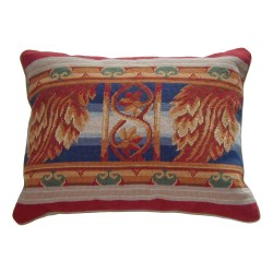 Coussin avec ancienne tapisserie.