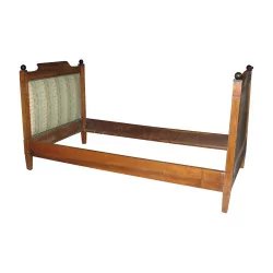 张 Directoire 胡桃木床，不带弹簧床。 19世纪时期。