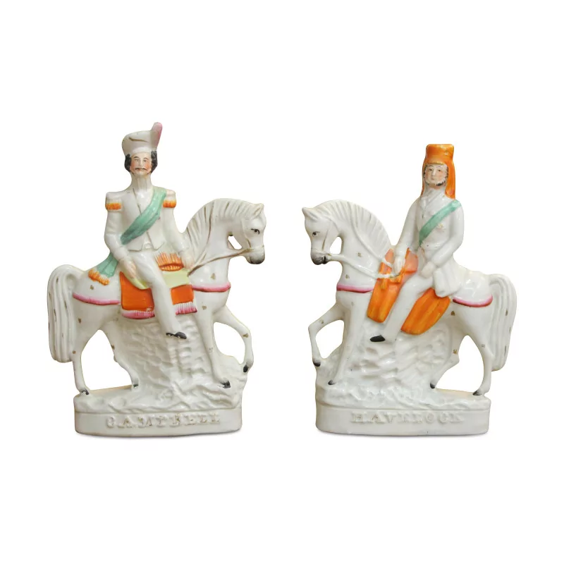 Une paire de cavalier staffordshire en faïence - Moinat - Accessoires de décoration