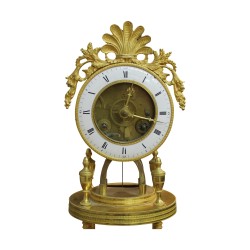 Часы Людовика XVI из позолоченной бронзы и мрамора.