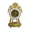 Eine Louis XVI-Uhr aus vergoldeter Bronze und Marmor - Moinat - Tischuhren