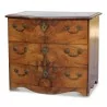 Une commode Bernoise "Funk" en noyer - Moinat - Commodes, Chiffonniers, Semainiers