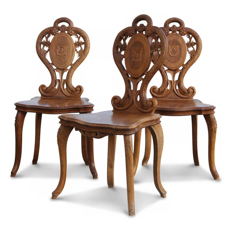 Un lot de trois chaises Scabelle en noyer - Moinat - Chaises Un lot de trois chaises Scabelle en noyer - Moinat - Chaises
