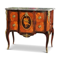 Une commode "Sauteuse"