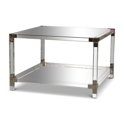 Un bout de canapé en Plexiglas transparent
