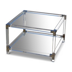 Un bout de canapé en Plexiglas transparent