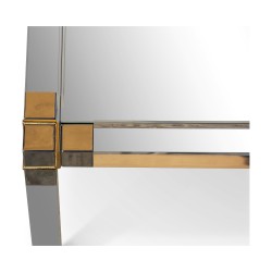 Une console en Plexiglas transparent