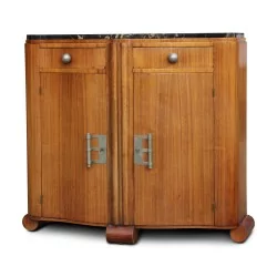 Un buffet Art Déco en palissandre et acajou dans le goût de Ruhlmann.