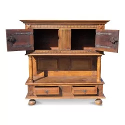 Ein Renaissance-Sideboard aus Walnussholz