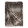 Une couverture en fourrure artificielle - Moinat - Couvertures, Plaids