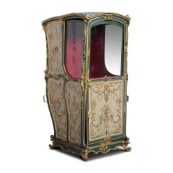 Chaise à porteurs, époque Louis XV, en bois sculpté doré et