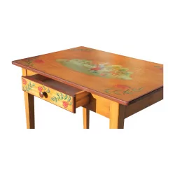 “花与兔”装饰的平面红木书桌