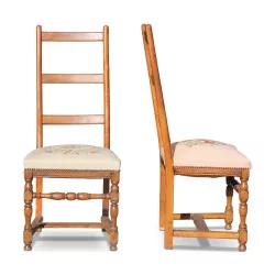 Пара стульев в стиле Людовика XIII из орехового дерева и гобелена.