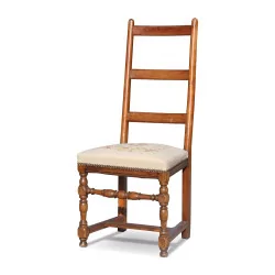 Пара стульев в стиле Людовика XIII из орехового дерева и гобелена.