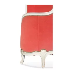 Ein Louis XV-Korbbett aus rotem Samtstoff