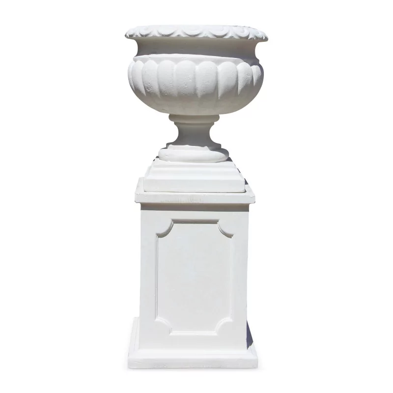 Une vase Médicis en pierre blanche reconstituée - Moinat - Urnes, Vases