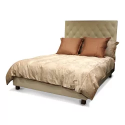 Doppelbett mit Treca-Bettwäsche