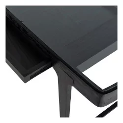 Ein flacher Schreibtisch „Monfort“, schwarze Farbe, Glasplatte