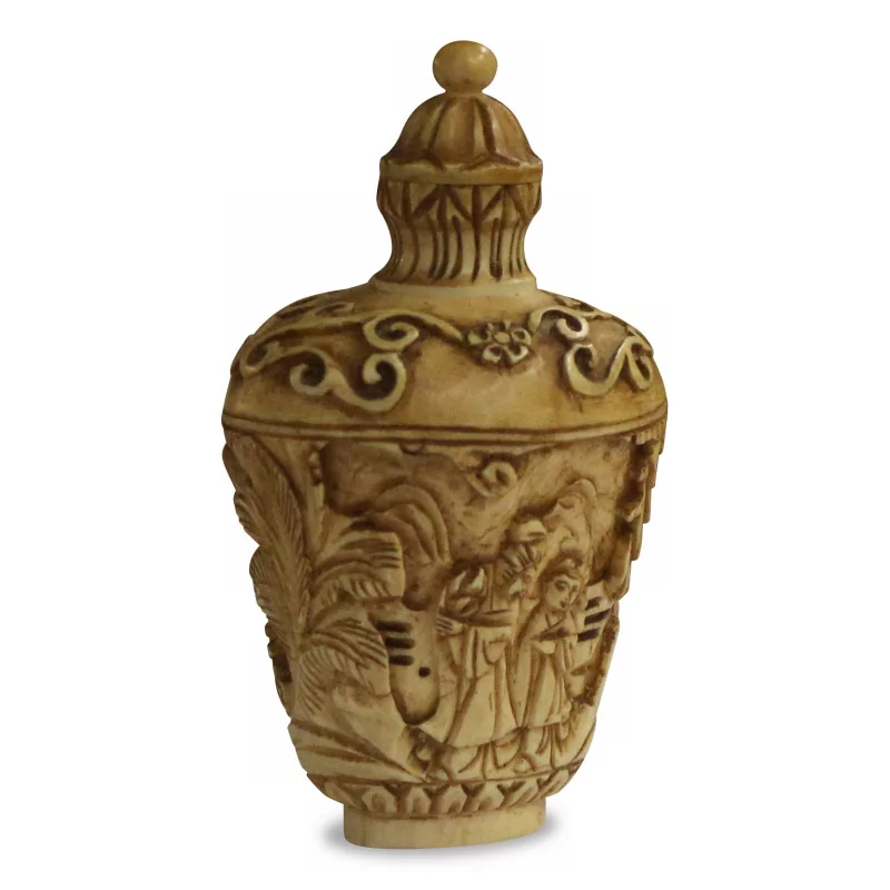A richly carved ivory bottle - Moinat - Decorating accessories